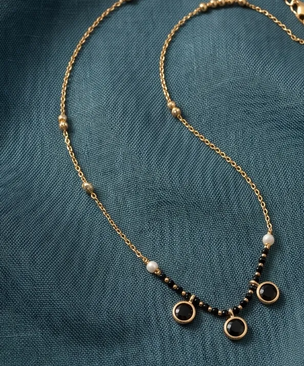 Onyx-Charm Modern Mangalsutra